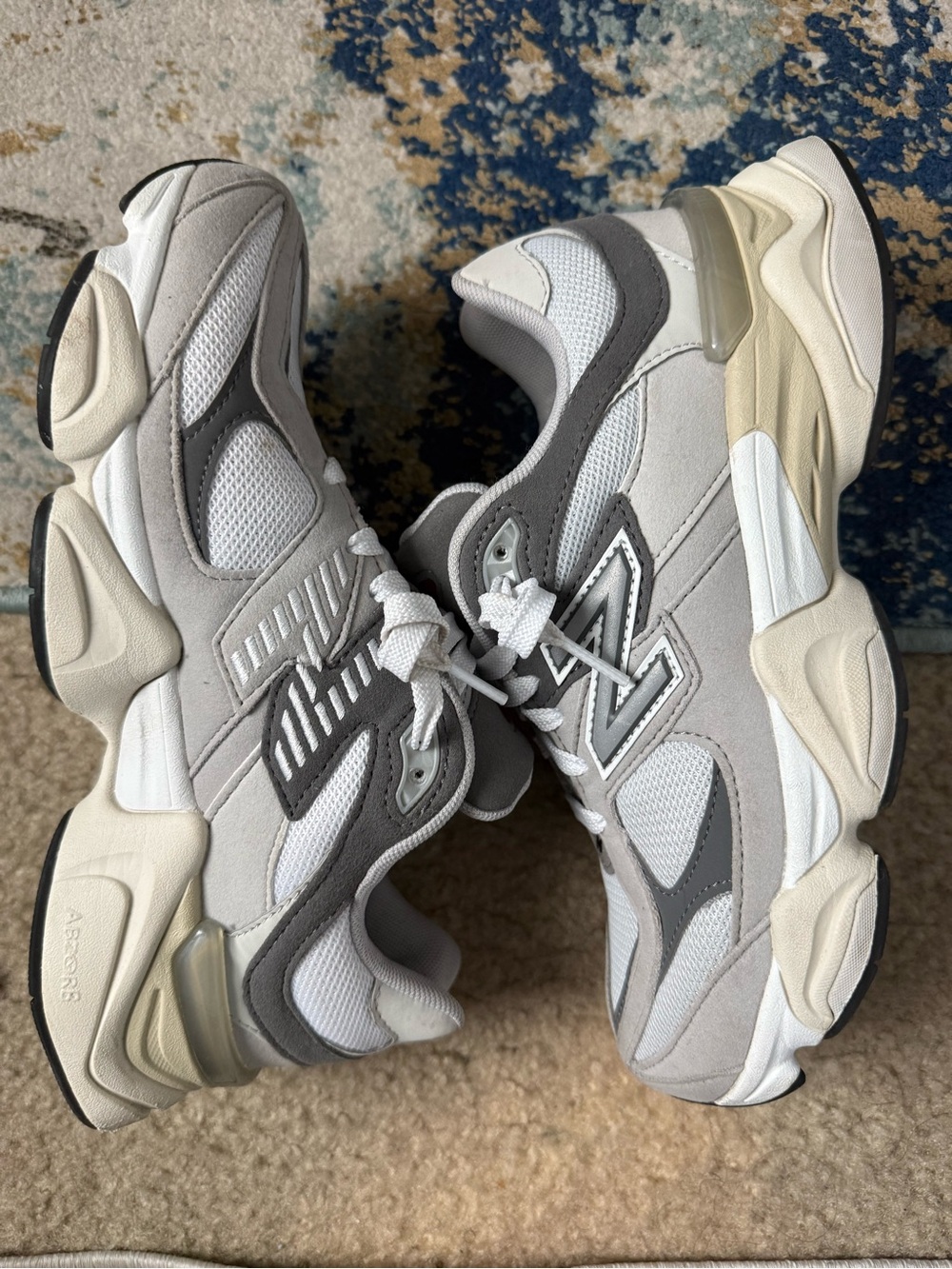 New Balance Women’s 8.5 Men’s 7 White Gray Cream Chunky Sneakers